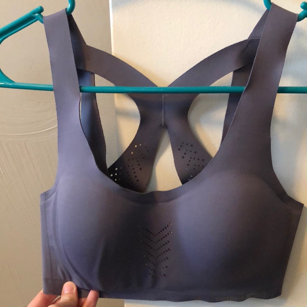 Victoria Sport sports bra. 32C